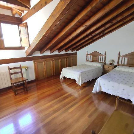 Villa La Huertona Pesaguero-La Parte Exterior foto
