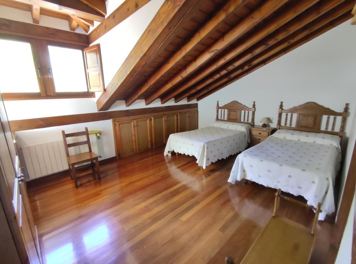 Villa La Huertona Pesaguero-La Parte Exterior foto