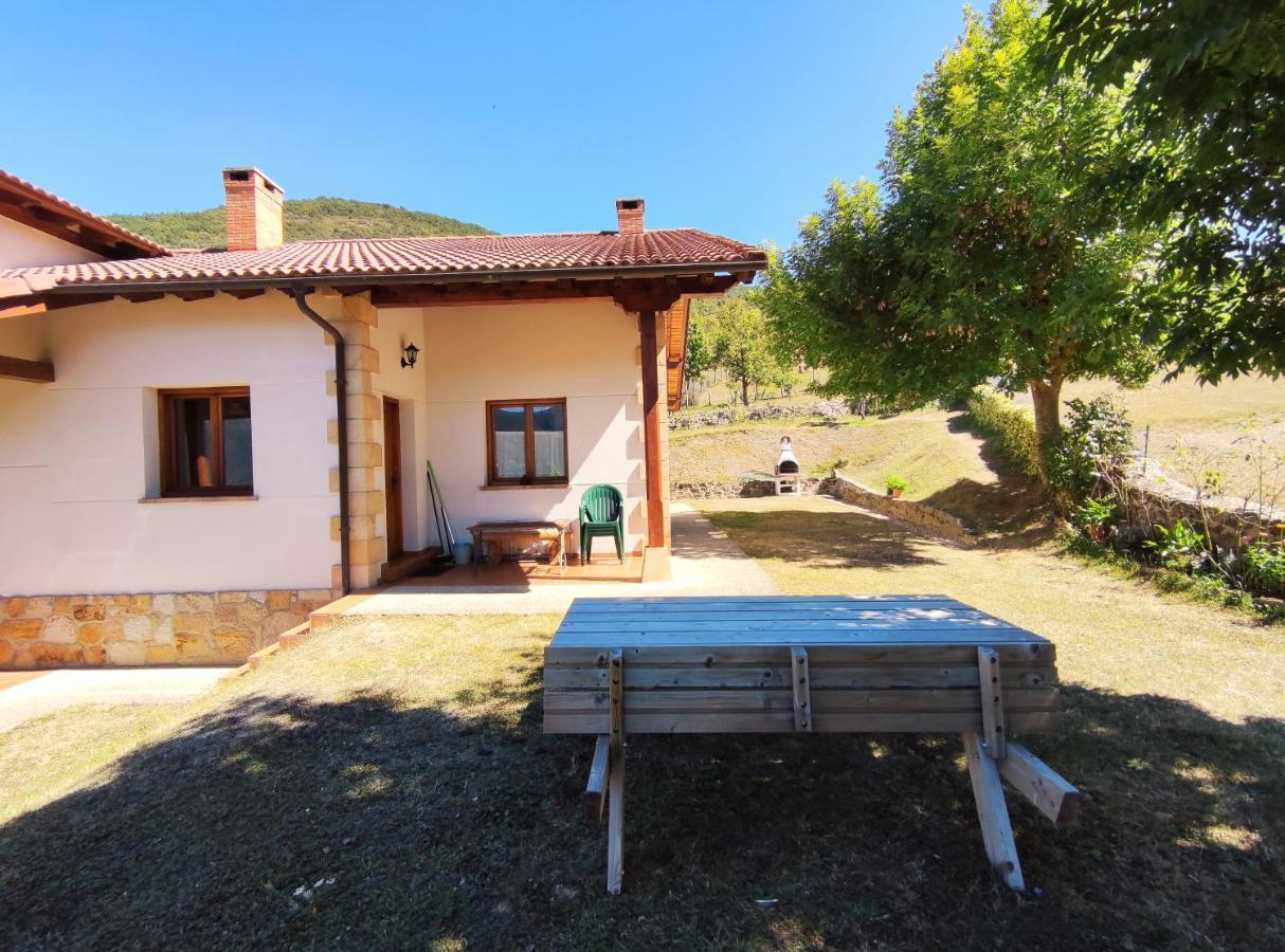Villa La Huertona Pesaguero-La Parte Exterior foto